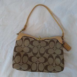 Coach Hamptons Logo Clutch handbag